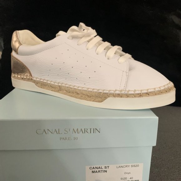 Shoes - Picture 2 of 4